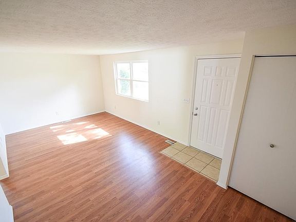 4th image of 4817 Squire Hill Ct