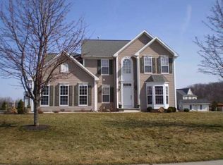 575 Yale Ct, Victor, NY 14564