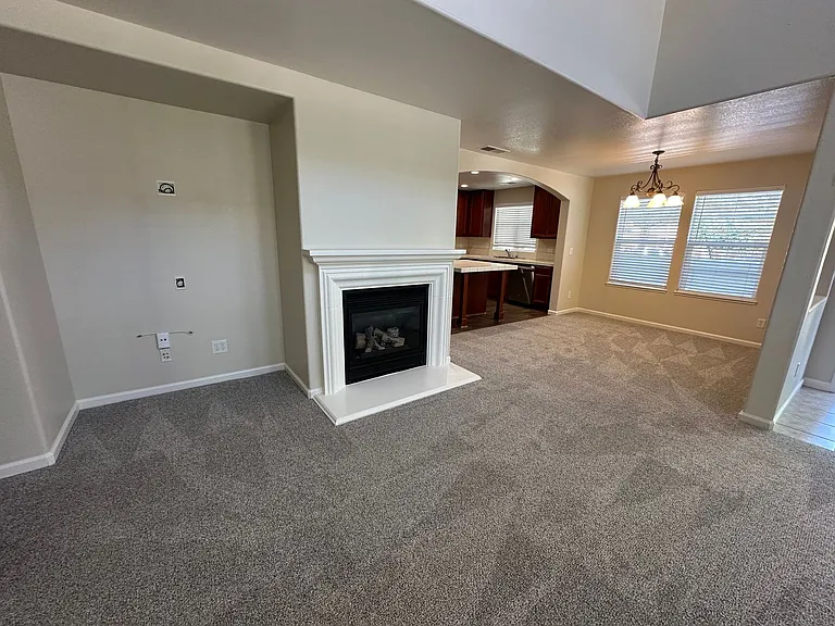 1690 Springhill Dr — Photo 11