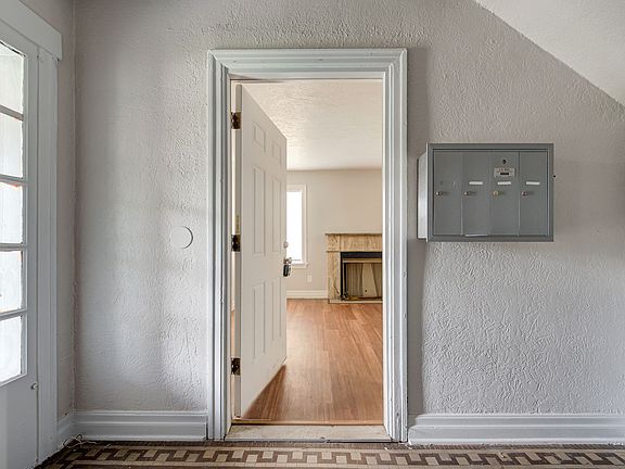 5th image of 817 East Dr #817