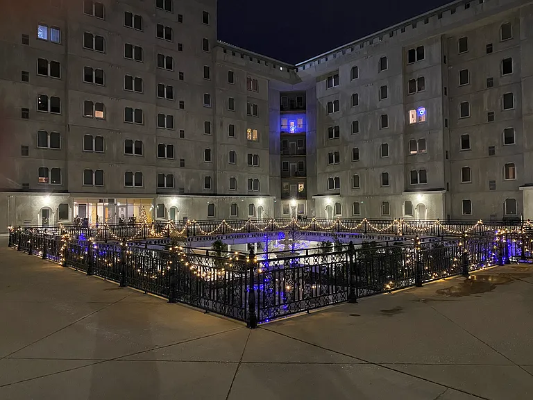 Grand Castle Apartments — Photo 18
