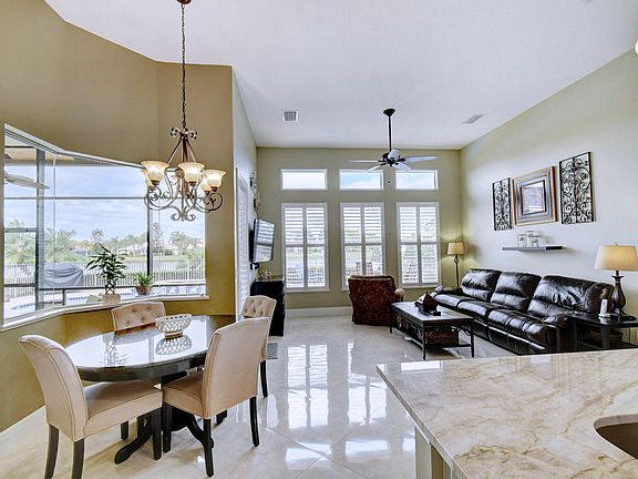 5th image of 948 SW Grand Reserves Blvd