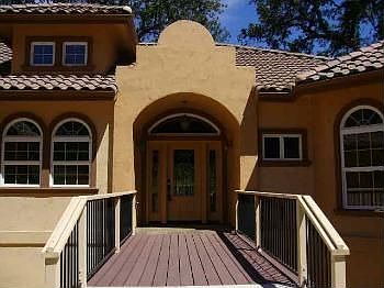 4th image of 15111 Lorie Dr