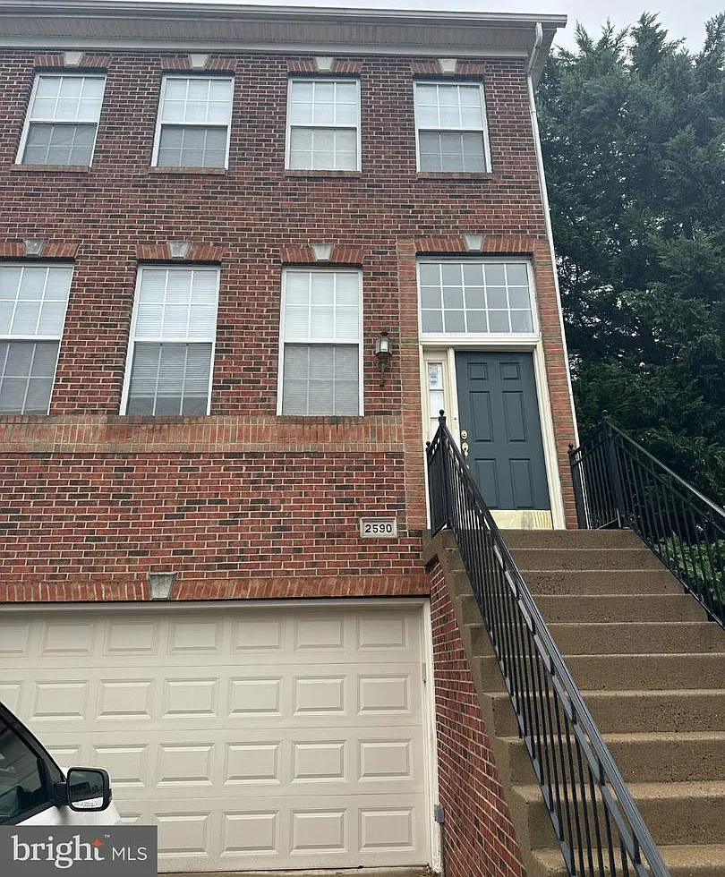 3 bed, 4.0 bath, 1822 sqft, $2,950 — Photo 1