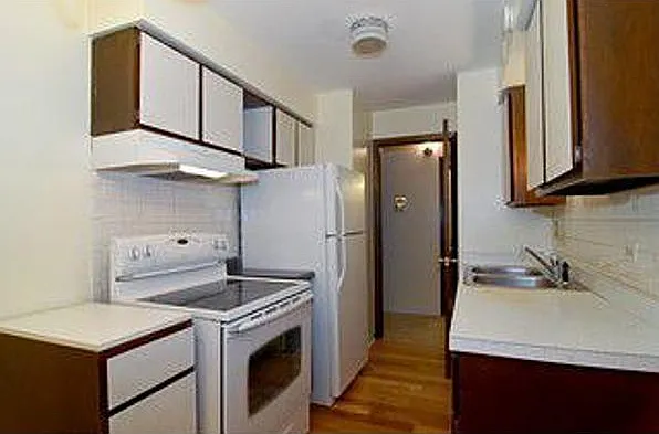 405 Home Ave #302 — Photo 4