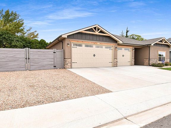 3rd image of 2923 Four Corners Dr