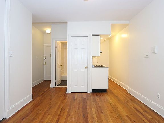 5th image of 353 12th St #22