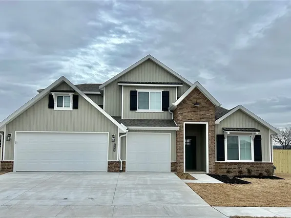 691 Summer Ln, Prairie Grove, AR 72753