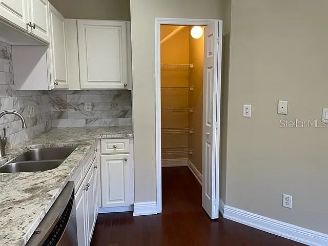 17563 Cherry Ridge Ln — Photo 3