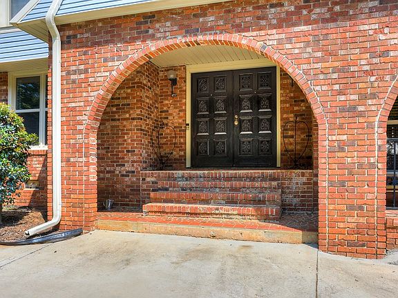 5th image of 2413 Wilkshire Dr