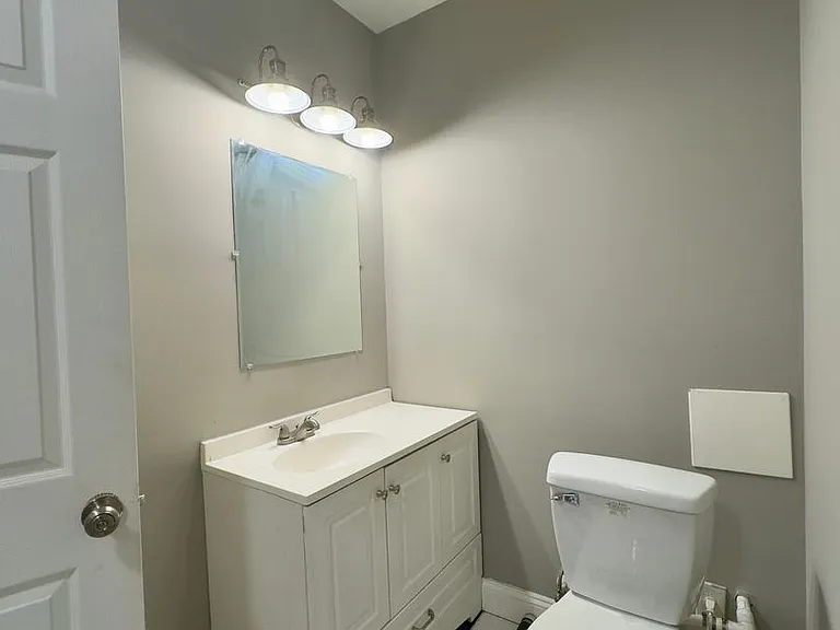 Apartment Units with In-Unit Laundry in Downtown Baltimore, MD! — Photo 38