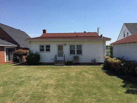 2nd image of 1704 Lake Ave #1704