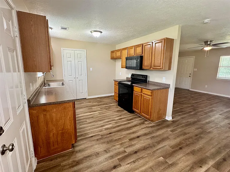 1592 Dr Martin Luther King Dr — Photo 12