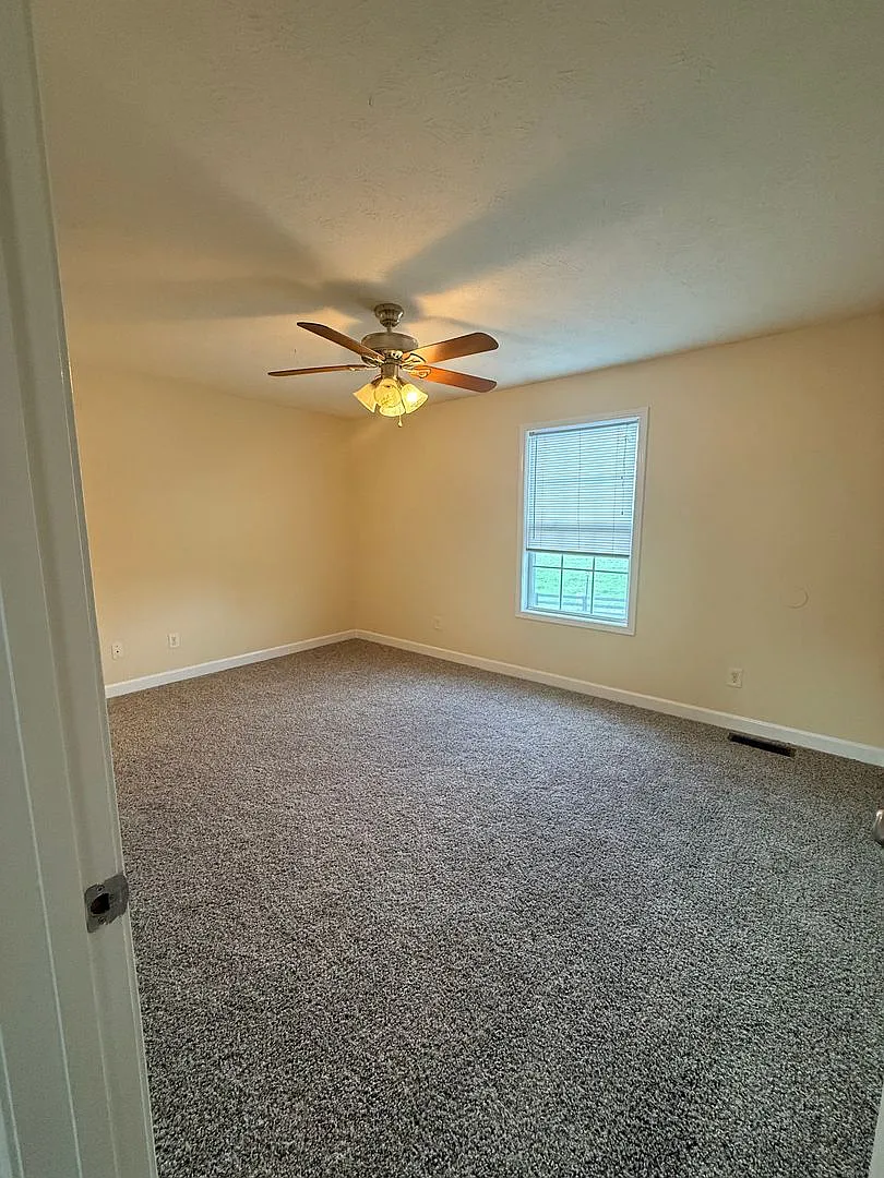 Building Photo - 261 Audley Ave
