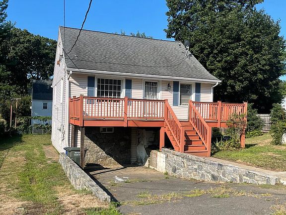 2nd image of 281 Oakwood St