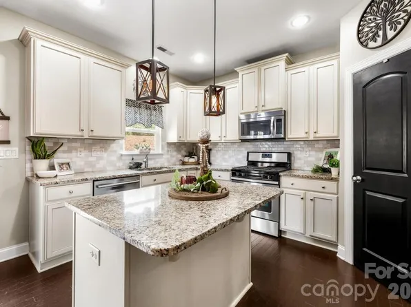 1007 Hamil Ridge Dr, Waxhaw, NC 28173