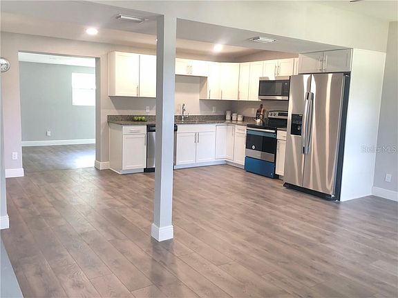 4th image of 1337 Warrington Way