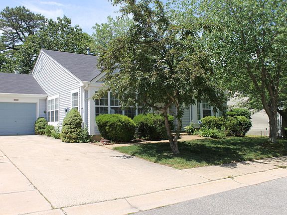2nd image of 1205 Thornbury Ln #B