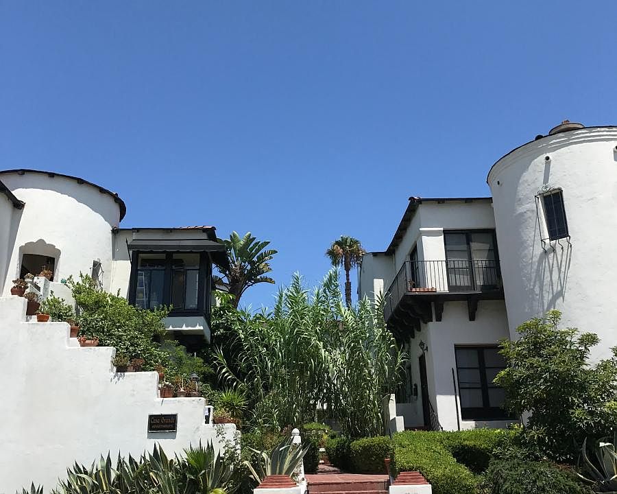 1st image of 3717 E Livingston Dr APT 9