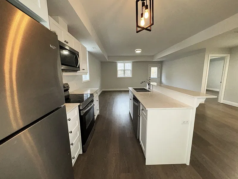 302 Edgehill Dr. — Photo 4