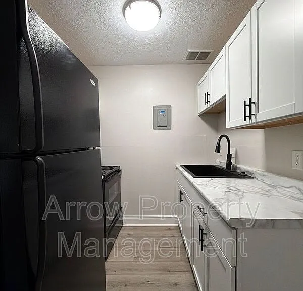 1215 E St #1 — Photo 2