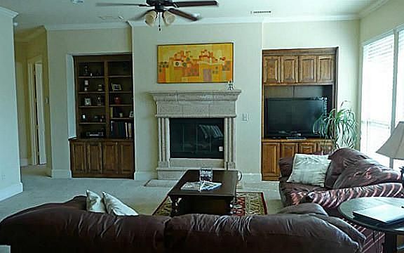 3rd image of 2255 Hague Dr