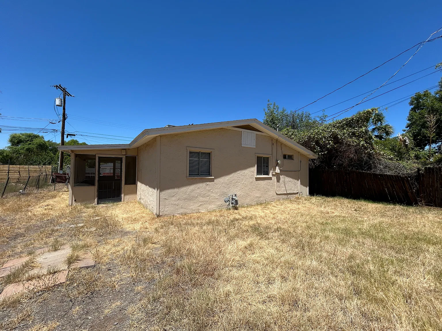 2 bed, 918 sqft, $1,530 — Photo 2