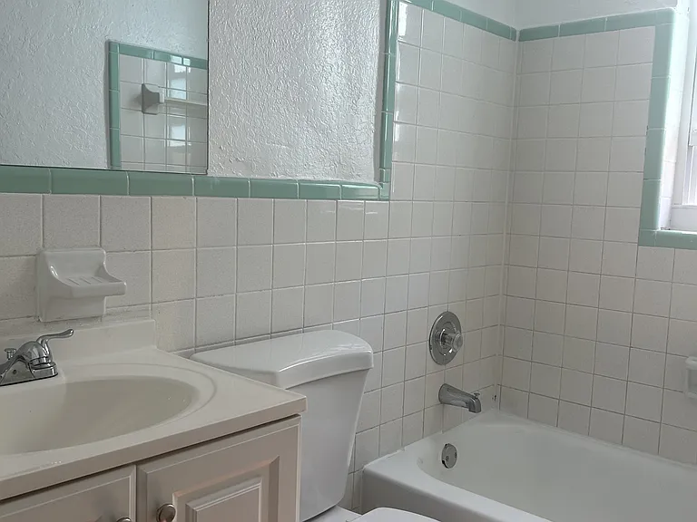 610 NW 7th Ave — Photo 41