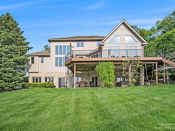 3rd image of 9354 Whispering Pines Dr