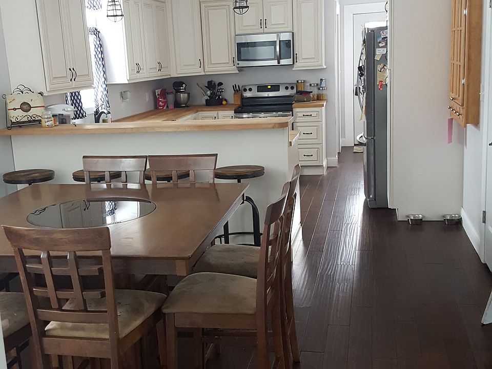 1st image of 37 E Jefferson St