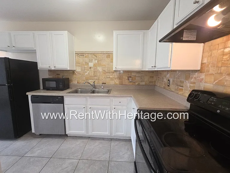 7712 Autry Cir #303 — Photo 6