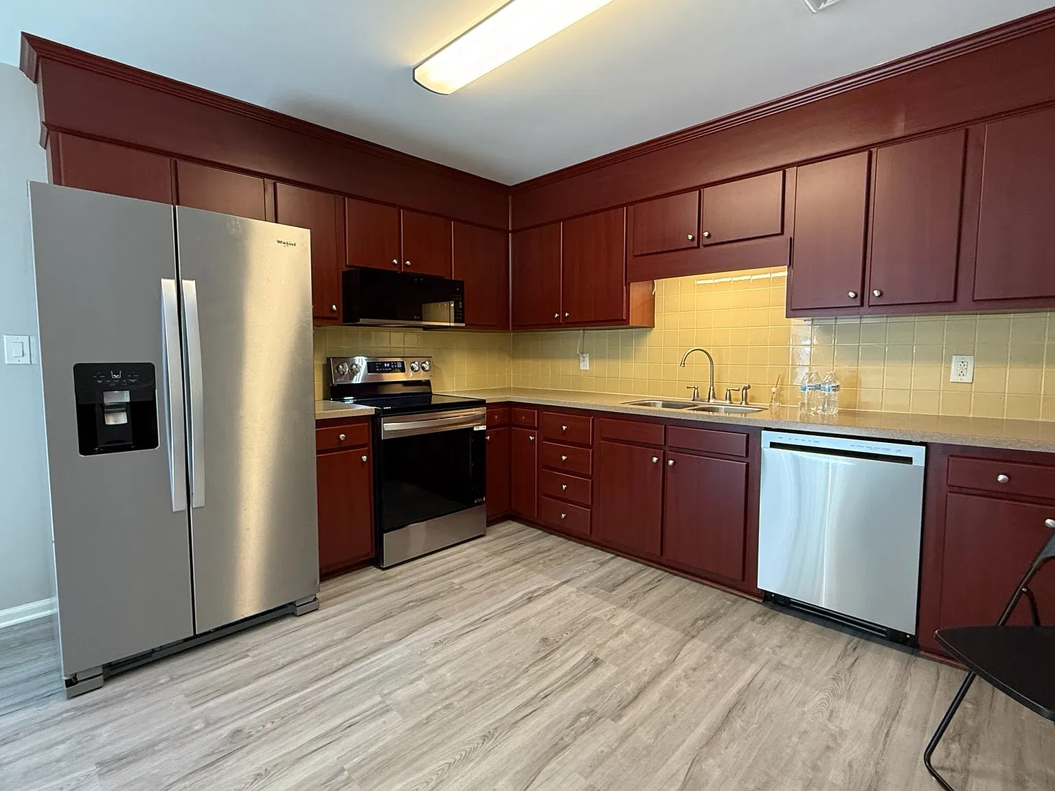 3 bed, 1224 sqft, $1,700 — Photo 2