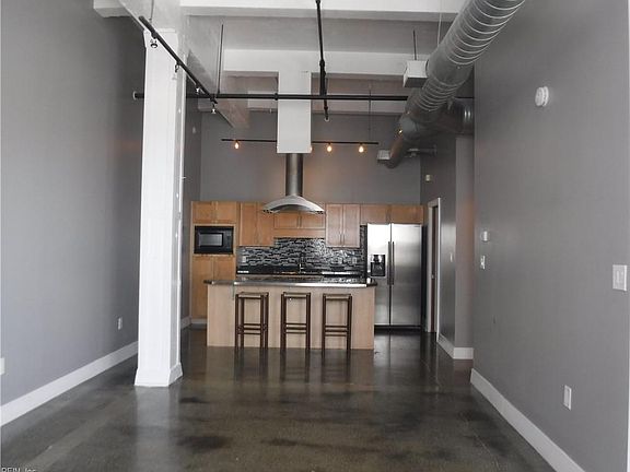 3rd image of 500 Granby St Unit 3B