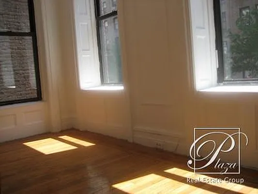 Rented by Plaza Real Estate Group | media 50