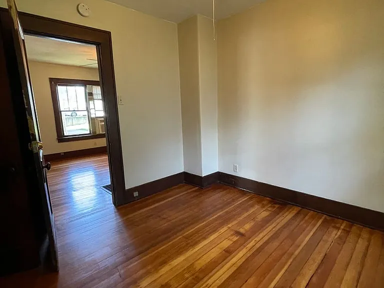 1413 Center St — Photo 13