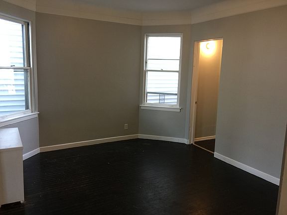4th image of 3325 W Berteau Ave