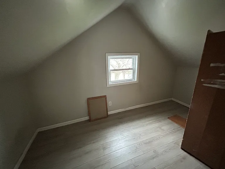 1405 Langston Ave — Photo 8