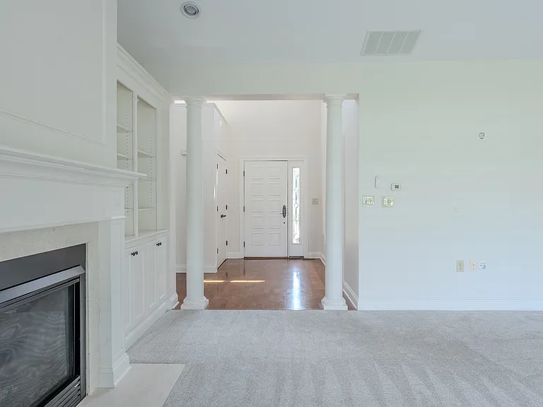 8196 Course View Dr — Photo 7