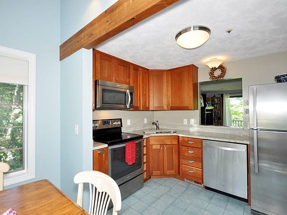 3rd image of 612 Essex Ave APT 2
