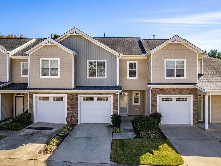 2522 Spring Oaks Way — Photo 2
