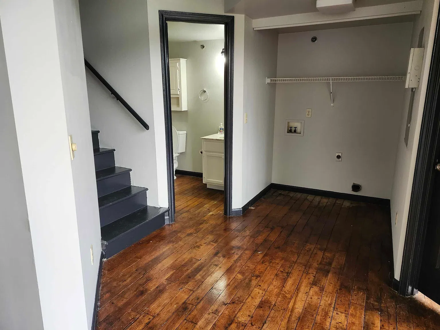 3 bed, 2.0 bath, 1014 sqft, $1,200 — Photo 1