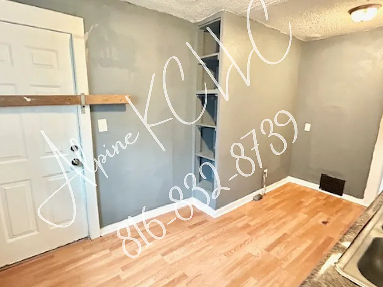 4943 Highland Ave — Photo 11