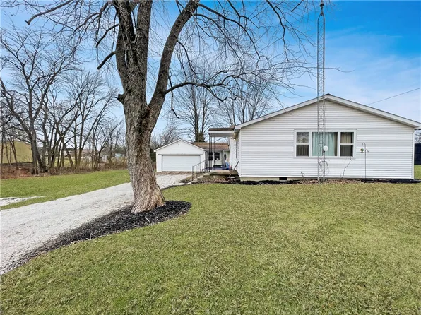119 N Pine St, Hazel Dell, IL 62428