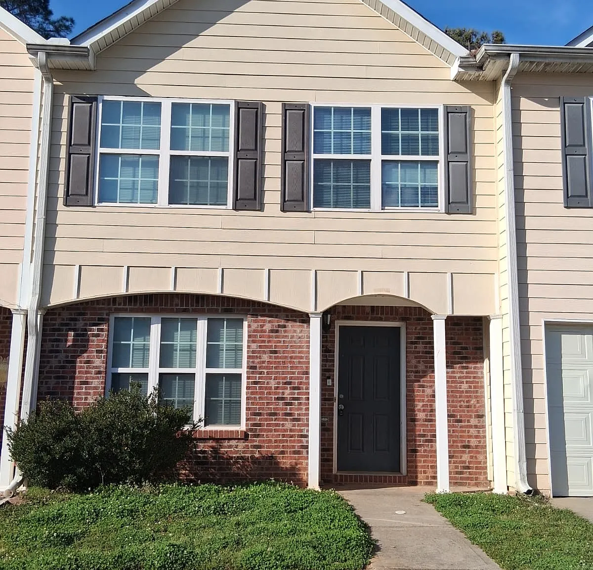 3 bed, 2.5 bath, 1708 sqft, $1,800 — Photo 1