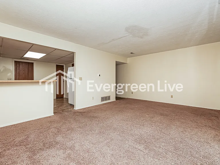 2464 Cross Village Dr — Photo 5