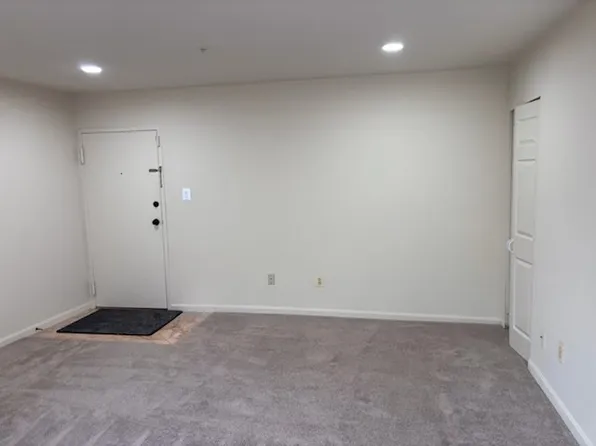 3140 Brinkley Rd APT T2, Temple Hills, MD 20748
