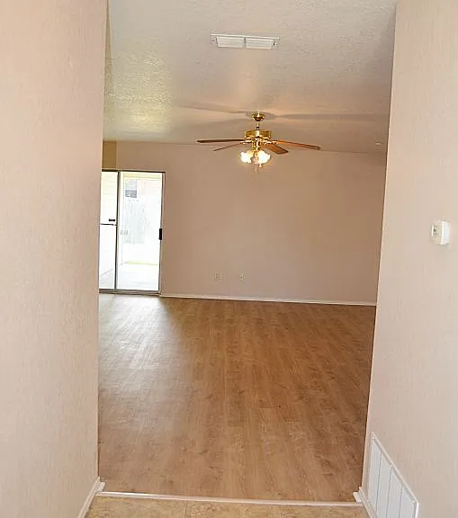 3006 Gus Dr — Photo 2