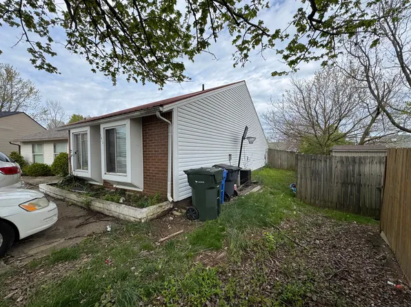 1612 Royal Wood Ct, Lexington, KY 40515