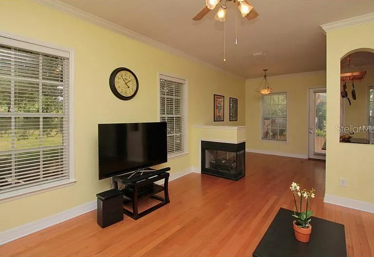 2902 Hansen Manor Ln — Photo 9