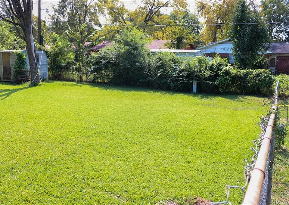 1st image of 525 Janet Ln
